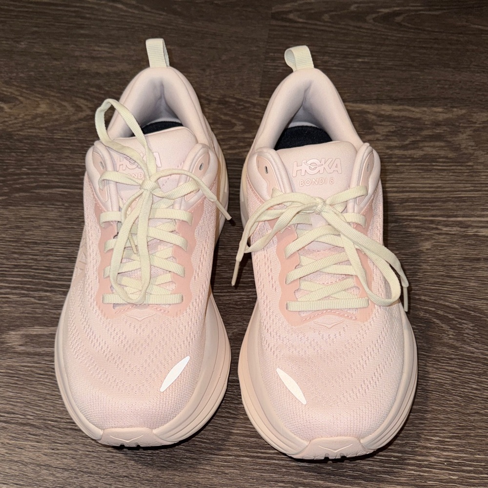 Hoka Bondi 8- Women's Soft Pink Sneakers
